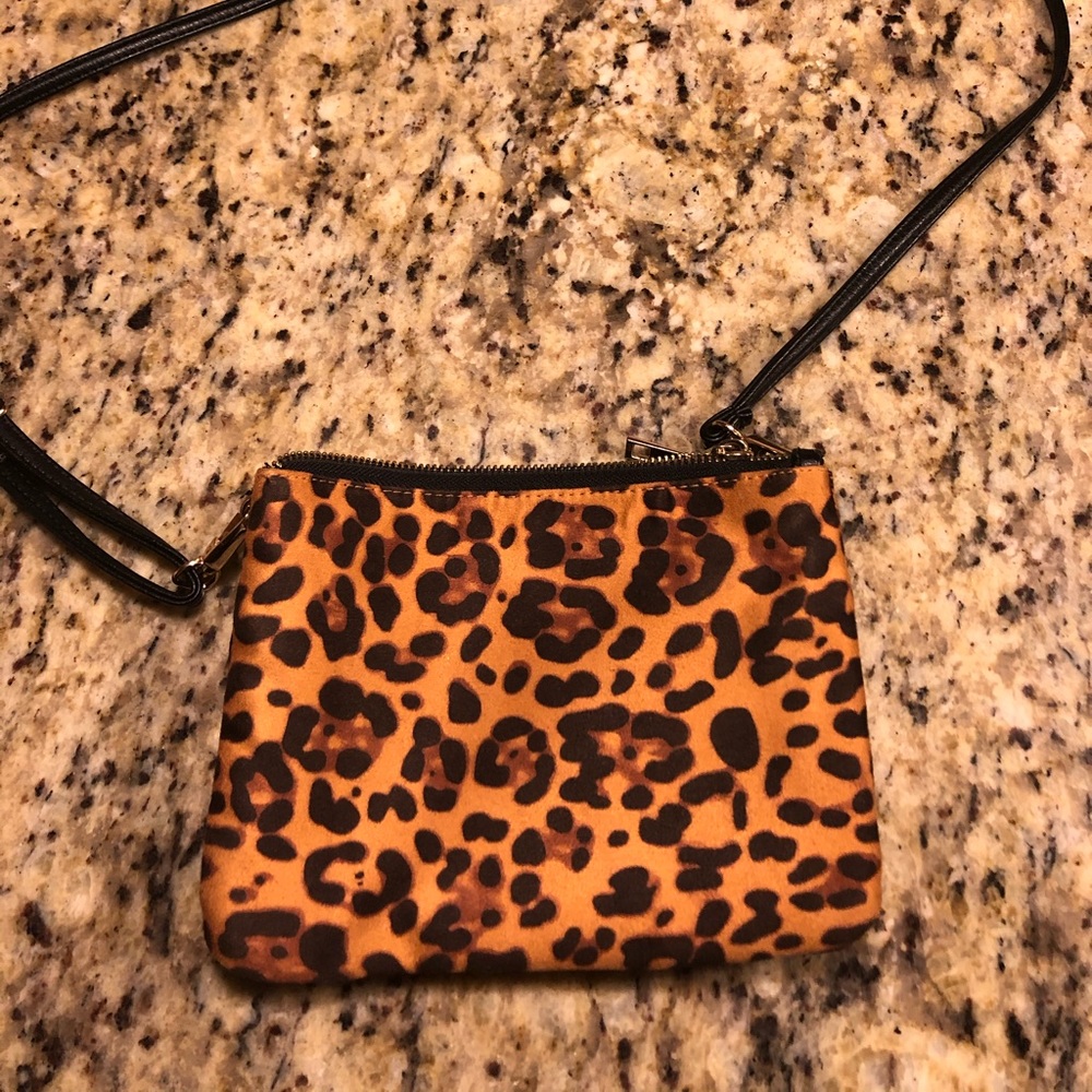 -Leopard Pattern Crossbody
